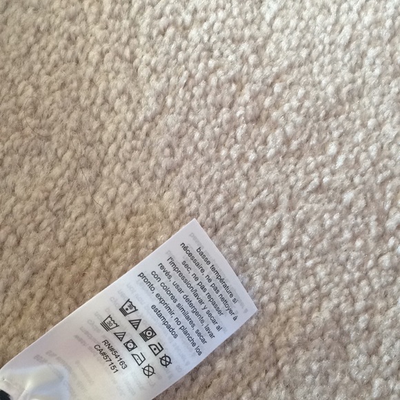 NWT Tommy Hilfiger Dress Shirt ( M ) - Picture 5 of 10